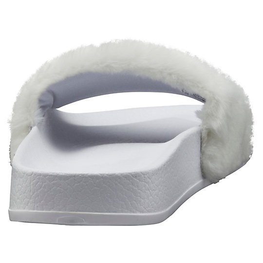 StellaKush1's tweet photo. FUR SLIDE BY FENTY WOMEN’S SANTA 😍😍
$80.00 ((( SALE )))
👉 https://t.co/3zUQswdmwB Use code " 2K17 " for 10% off discount https://t.co/1GYAyRBX33