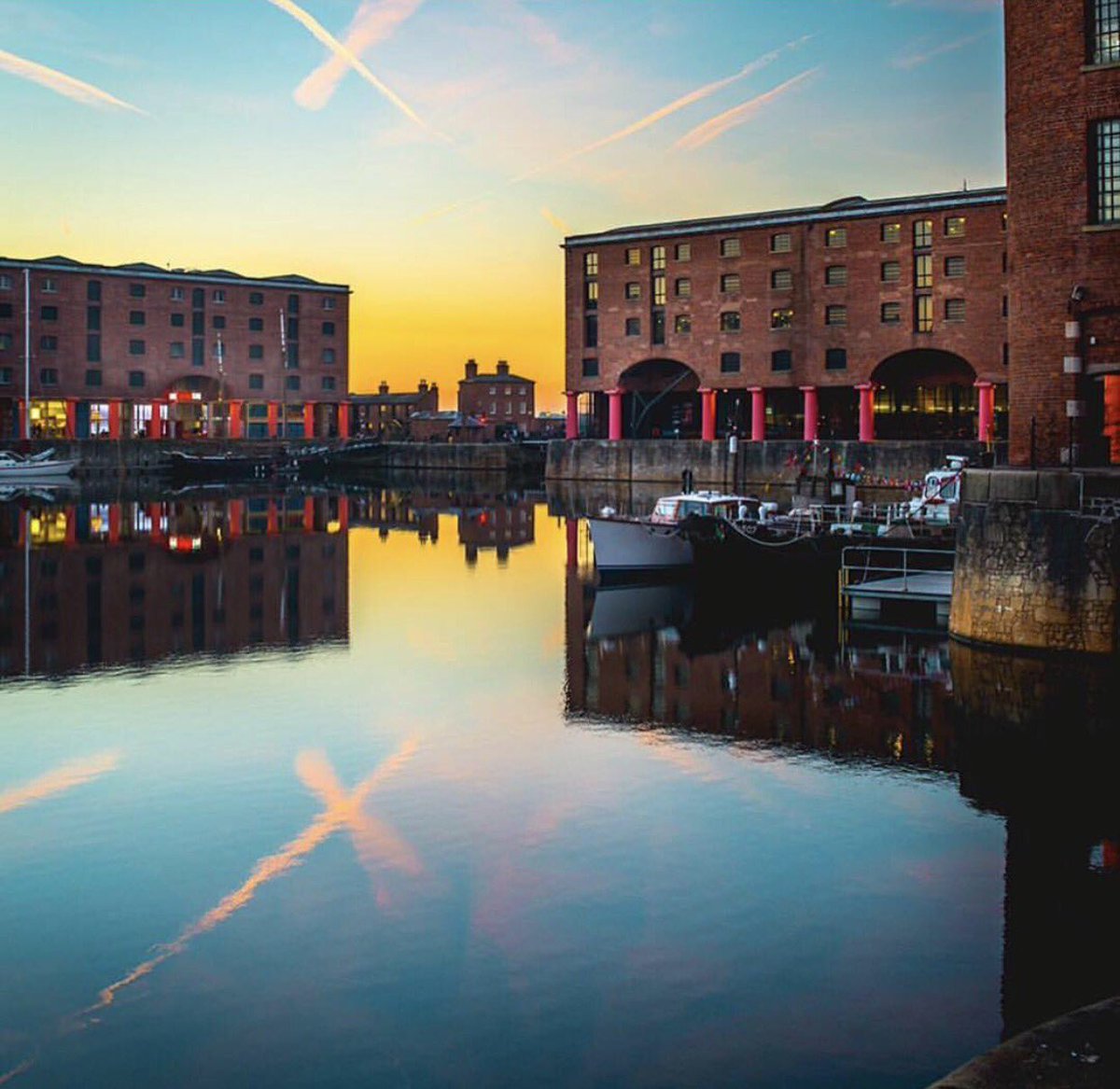 IndpndtLiv's tweet photo. Feels like it has been winter forever. Who's excited for summer nights strolls around the Albert Dock?

Photo by @Snackophagus #Liverpool https://t.co/WT0p9skl1P
