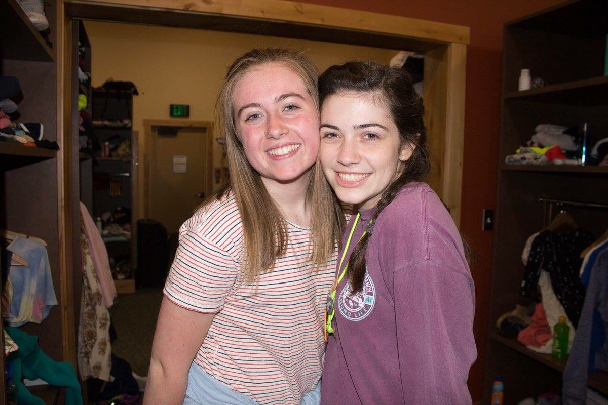 Kate_mac14's tweet photo. Omgee Aves ur 18!! Hbd!!! I love you so much and miss you even more! 😘 https://t.co/1CG3gWXbcI