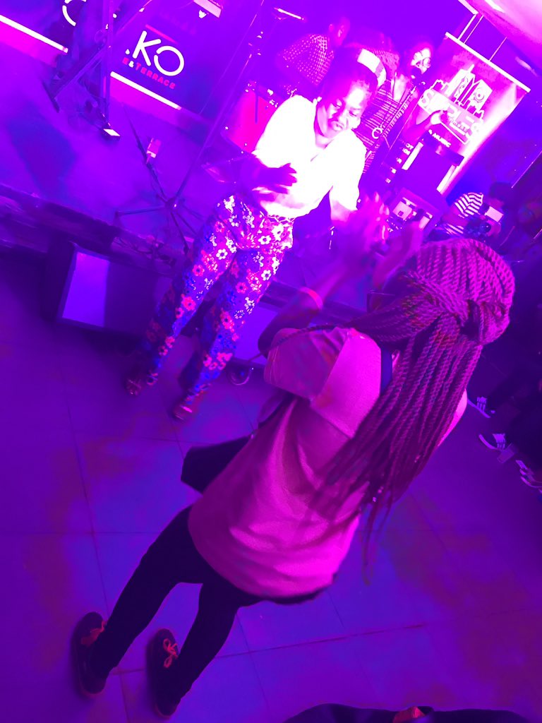 a_ka_dope's tweet photo. #DopeStrokes to #DopeBeats with #DopeArtists and a #DopeCrowd . #AKaDopeFeb3 https://t.co/12lT5pzGDc