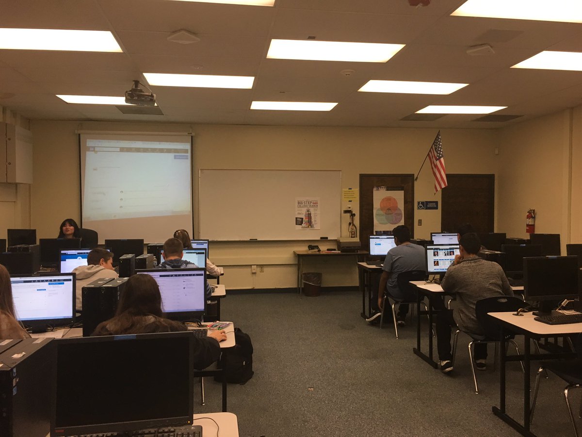 whs_academy's tweet photo. Academy Juniors completing our Linked In workshop. #theacademy #whs #linkedin #skillify #learning #careereducation https://t.co/mkfoCmt3Fj