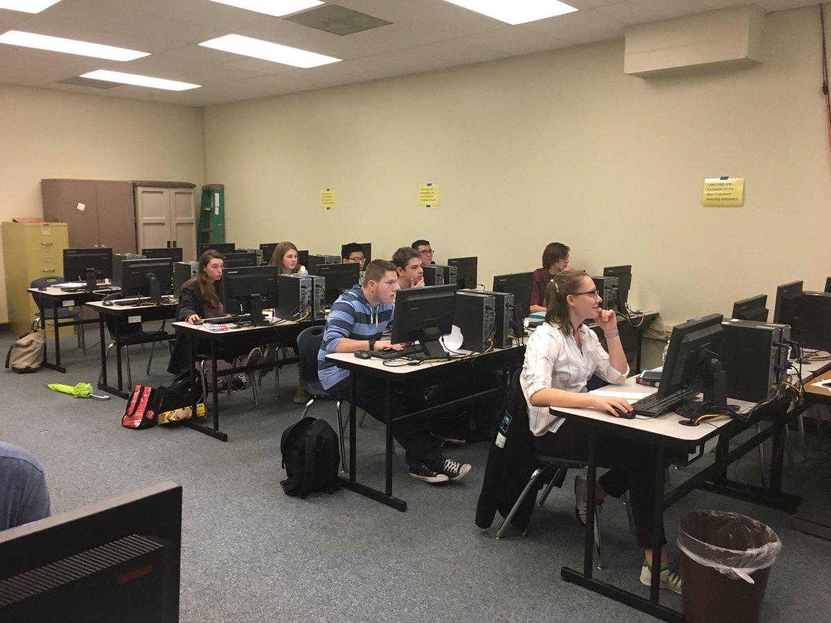 whs_academy's tweet photo. Academy Juniors completing our Linked In workshop. #theacademy #whs #linkedin #skillify #learning #careereducation https://t.co/mkfoCmt3Fj