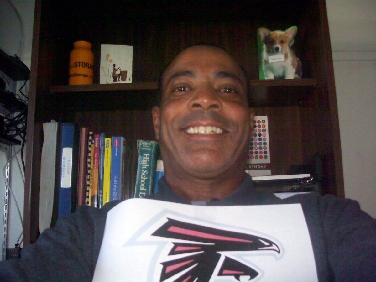 MiniStorage_LA's tweet image. We're excited for the #Superbowl! Who are your rooting for?!