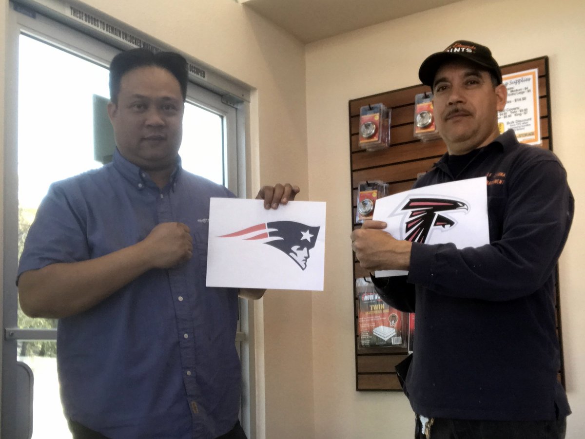 MiniStorage_CM's tweet image. Our #FridayFeeling before the #Superbowl weekend! Who do you want to win?!