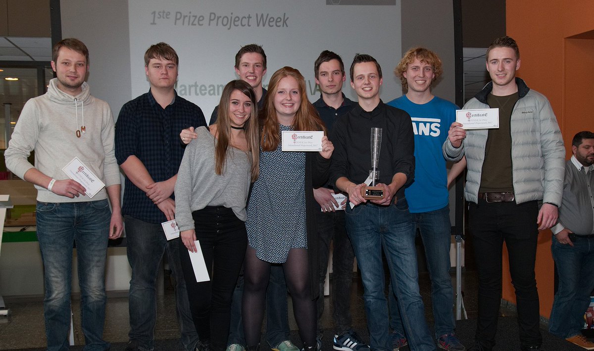 SaxionLED's tweet photo. Studenten winnen prijs met educatiewebsite voor @SolarTeamTwente. Gefeliciteerd! #projectweekSaxion https://t.co/7CGUbDFNlX https://t.co/v0jJga2Lic
