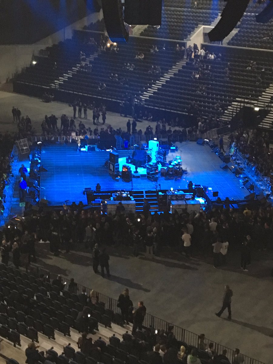 FloBVB666's tweet photo. Die Ruhe vor dem Sturm...
#MetInCPH #Metallica https://t.co/mtu9G8b6hA