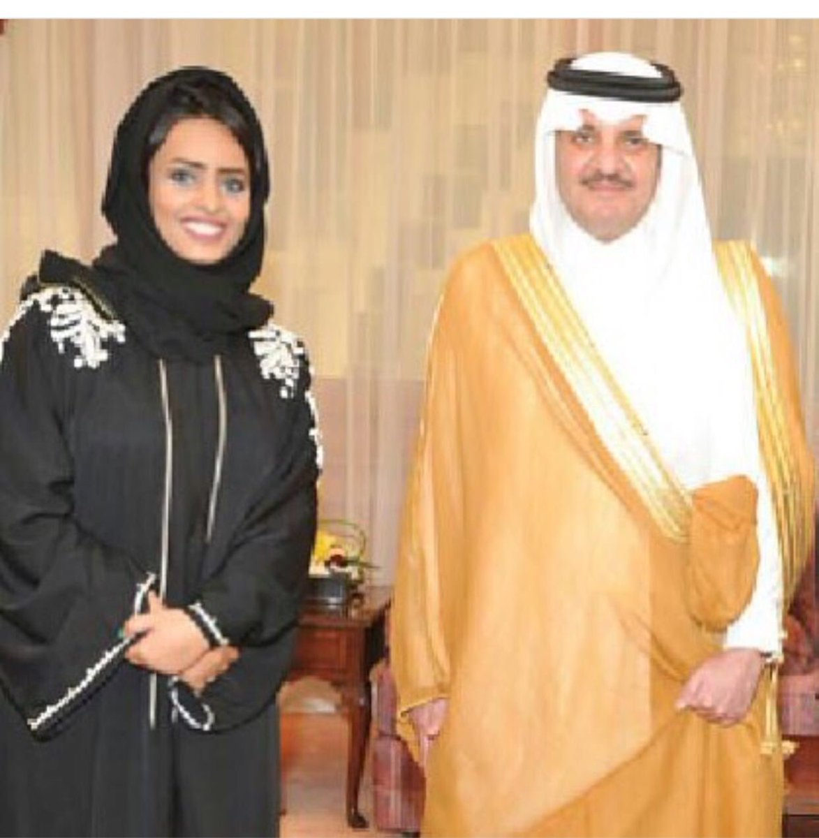 Nahedalahmad's tweet photo. عندما نلتقي به يتحدث معنا وكأنه يعرفنا منذ وقت طويل يبتسم بكل تواضع ،
يفخر بِنَا✌🏻️
و نفخر به👏🏼
 #سعود_بن_نايف_4_سنوات_أميراً_للشرقية https://t.co/eyPp57X4SJ