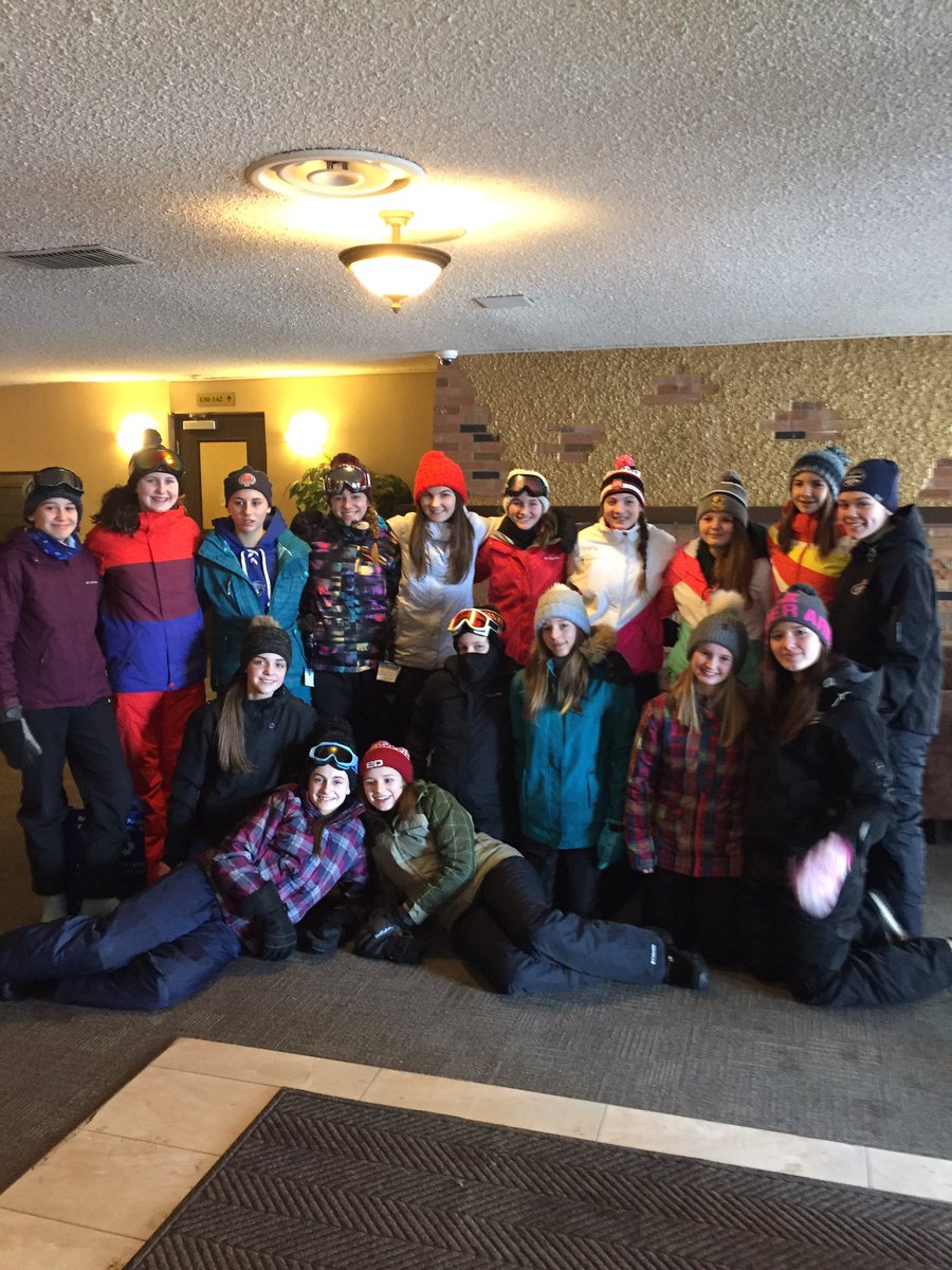 Taking a little break from hockey to have a little extra fun! Bantam Rockets head to Val Cartier! #gobantamrockets
