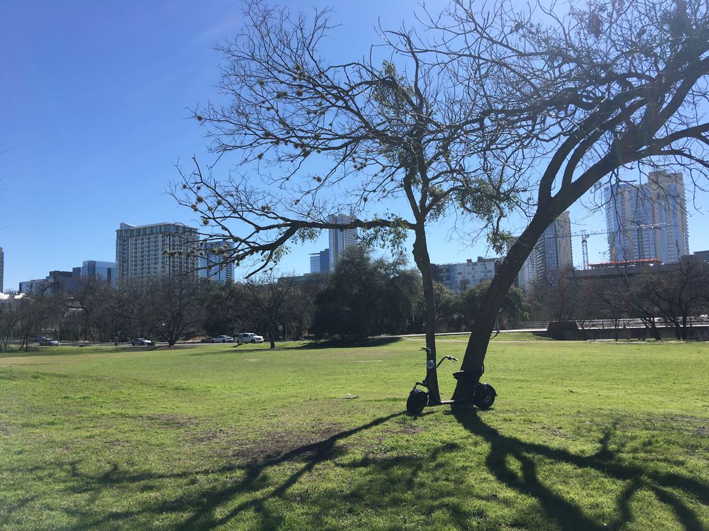 BikesMini's tweet image. Another #hardcore #minibike spotted at a park in downtown #austin.   Ride anywhere and #keepitweird