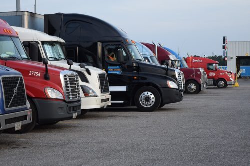 CCJnow's tweet photo. January truck orders jump 20% over last year: https://t.co/VnhYgFrqK1 https://t.co/qjw4aBoZC7