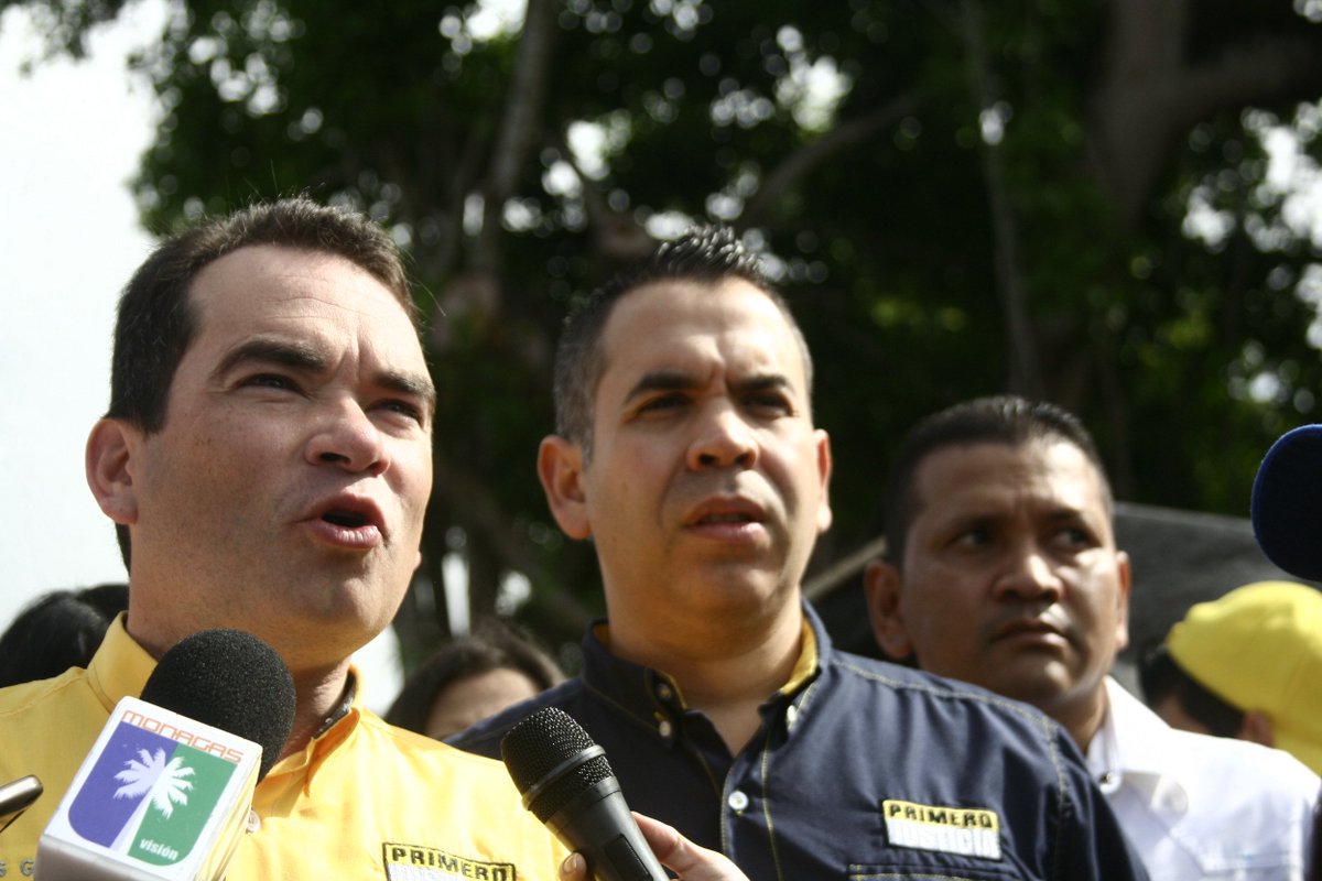 vimmonagas's tweet image. Vim apoyando a nuestros Dip.@MariaGMonagas @JoseAMendozaPJ @TomasGuanipa en la visita al mercado municipal donde hubo mucha receptividad!