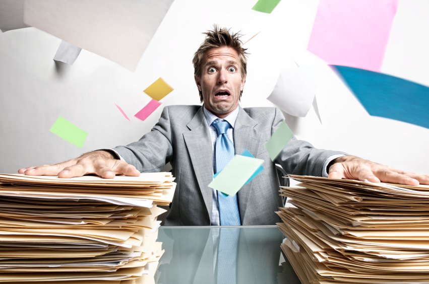 Плохое выполнение работ. Работник офиса. Усталая женщина. Плохое выполнение работ. Начальник и подчинённый.