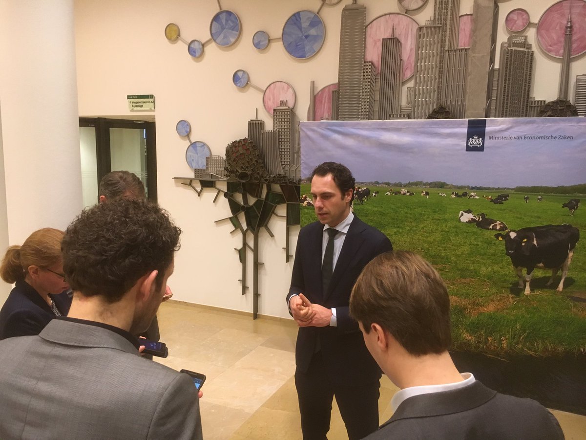 Wij kunnen van start! <a href="/martijnvdam/">Martijn van Dam</a> geeft uitleg over succesvol fosfaat overleg met EU. Uitdaging voor sector en bedrijven dus aan de slag!