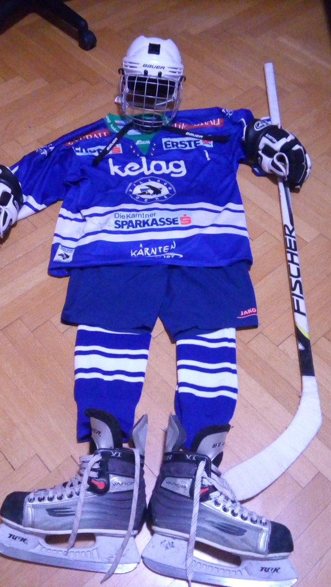 leonstyle1417's tweet photo. #ecvsv #eishocky #blauesbluat #blauweiß neue Eishockey Ausrüstung in vsv style 👌 https://t.co/Igh4Ds4tl0