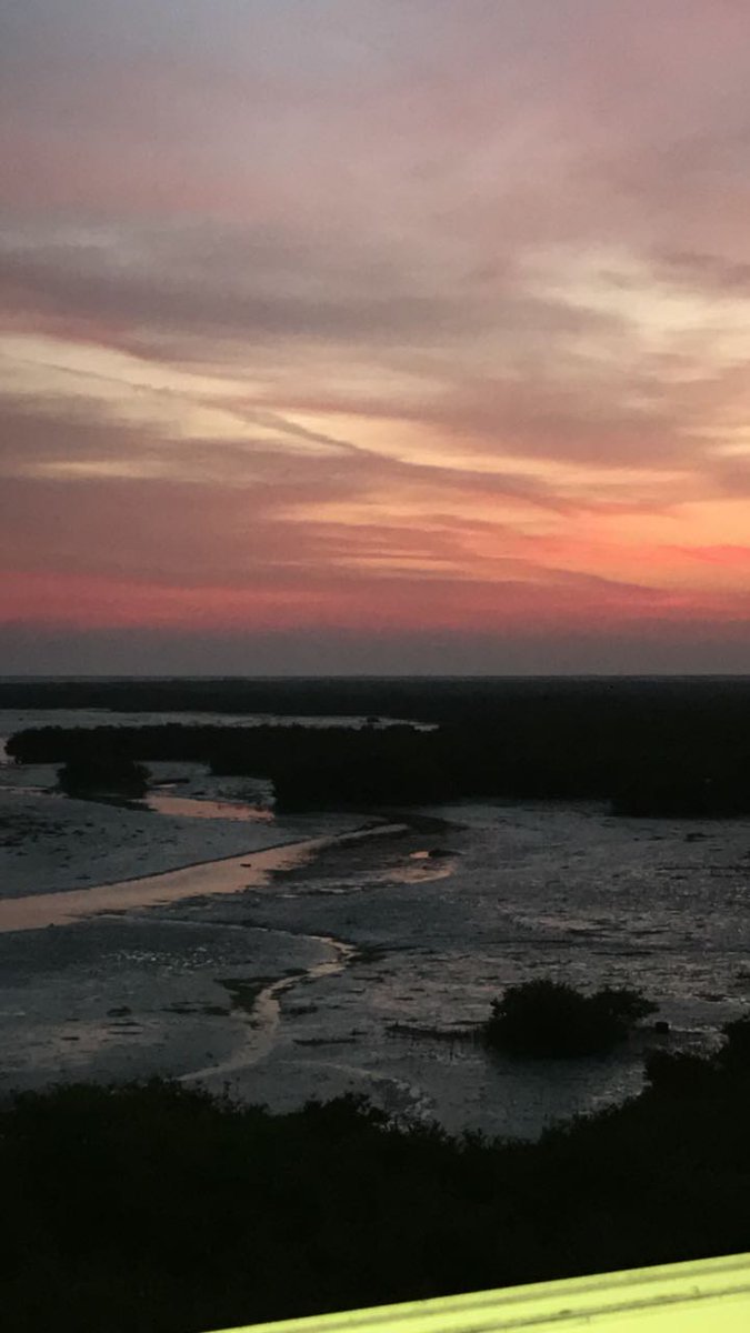 لاتسخر، ولا تستصغر، ولاتهزأ بالناس. فلا تعلم كيف سيكون حالك غدًا، لذلك إنتبه لا تكن اليوم من الشامتين فتصبح غدًا من المبتلين .