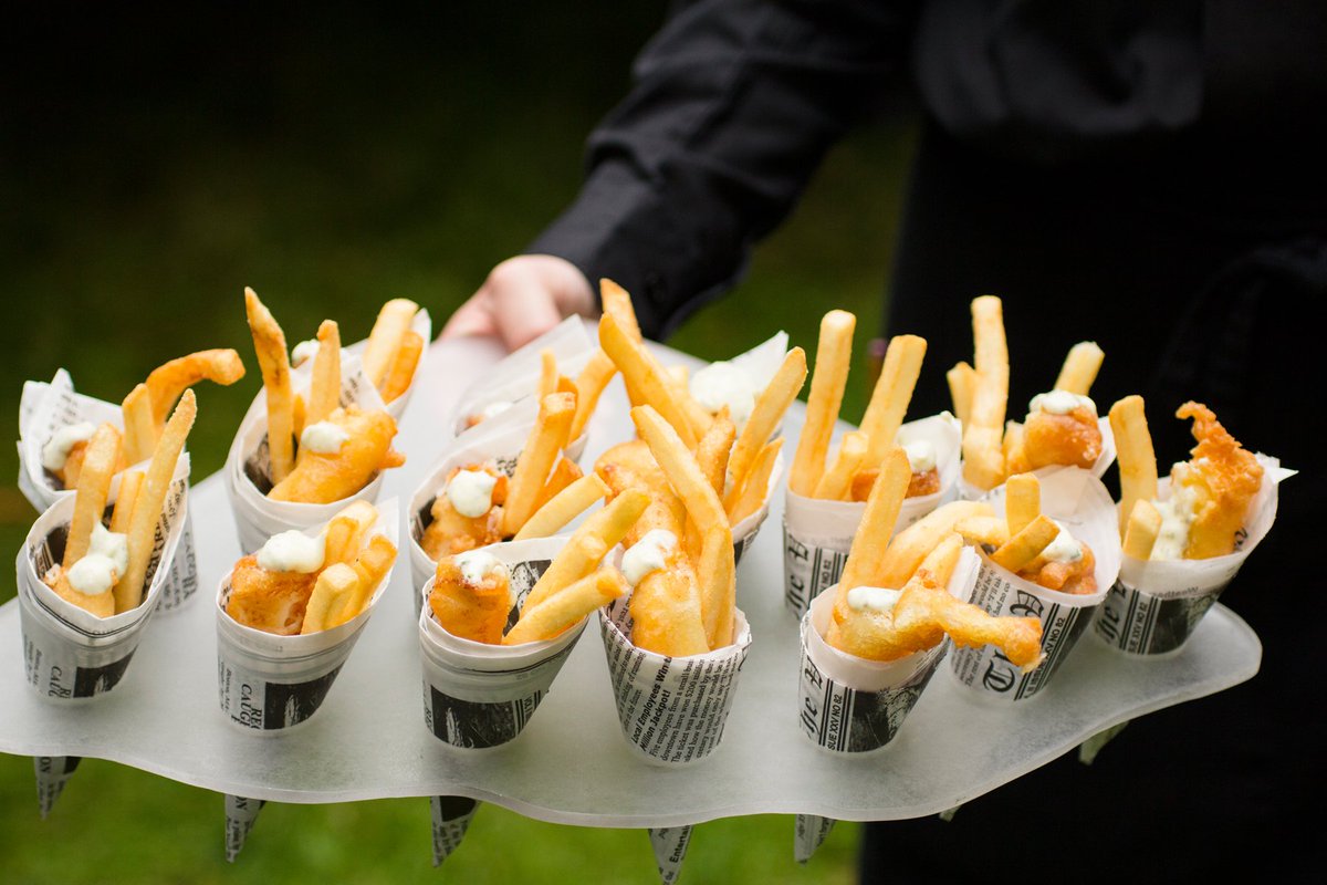 A chic take on classic fish &amp; chips by New England-based Platinum List member <a href="/morinscatering/">Russell Morin</a> #weddingfood > wsm.la/2k918mt