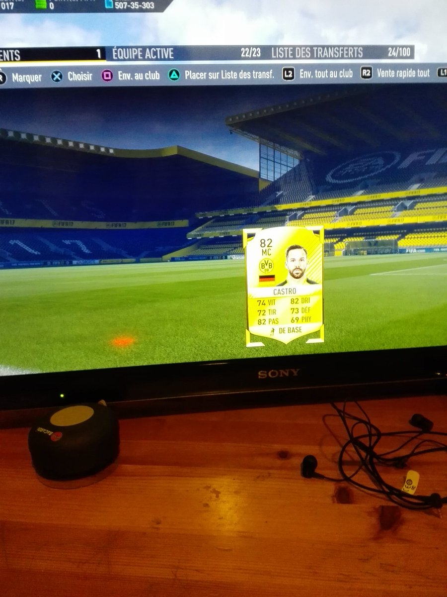 Basile8's tweet photo. @EA_FIFA_France  @robert87000  otw wtf ? https://t.co/MGf0VfemrD