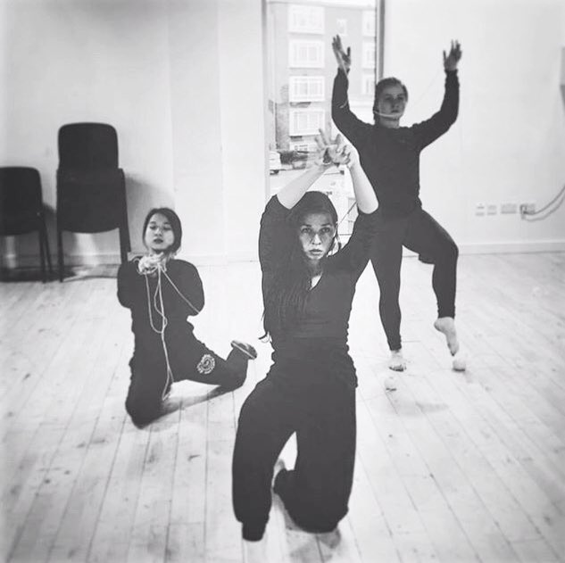 ClareMcCall_'s tweet photo. Great pic from @Shakespeare_Up #ShakingUpShakespeare rehearsals this week #Macbeth #witches #physicaltheatre #actor #dance https://t.co/Vch6fIuLlO