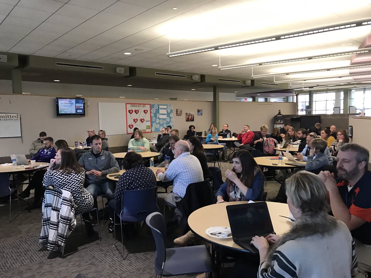 amber_heffner's tweet photo. Honored to have the opportunity to meet with #roe33 Principals today @SandburgNet. Great things happening! #iceilchat https://t.co/LV7OR0N8Df