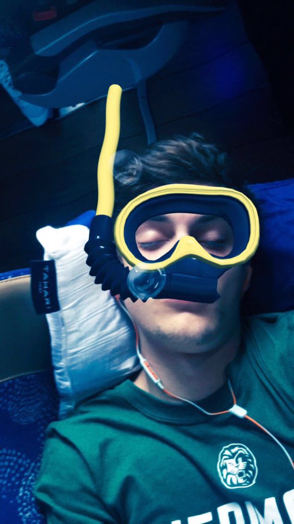 PiedmontLax's tweet photo. Long trip out to Jackson, MS!#SleepySnaps https://t.co/oiTrZX8Tuu