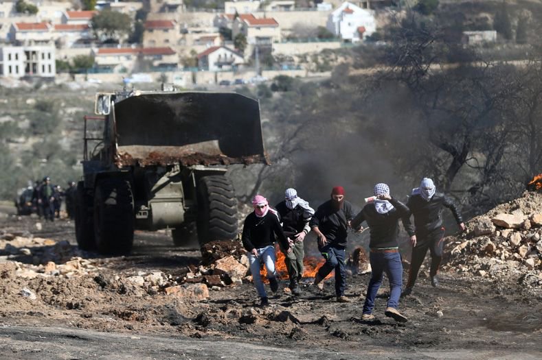 telesurenglish's tweet photo. The Palestinian people won't silently accept Netanyahu's reinvigorated colonial offensive. #freepalestine https://t.co/TK4zLG7PlO https://t.co/zMOtYyKcT4