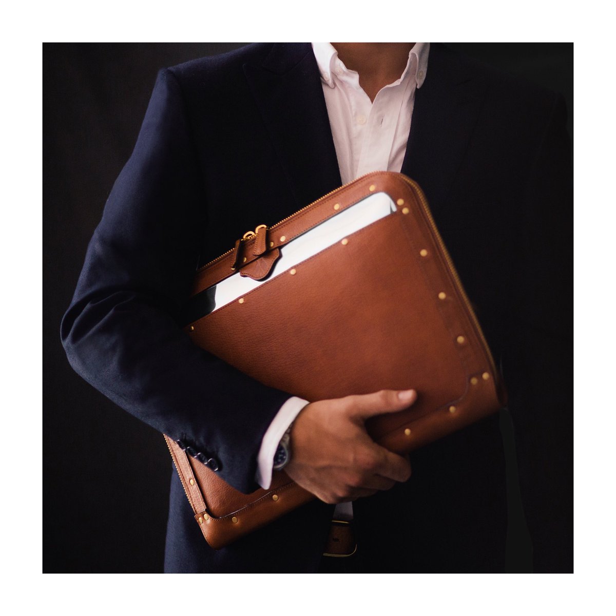 Make a statement with our cedar No. 25 Portfolio | #portfolio #cedar #statementpiece
