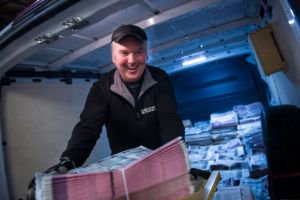 danielswedin's tweet photo. Ryktet om papperstidningens död är starkt överdrivet https://t.co/XNVJgiOuYK https://t.co/yf5v45sy9I