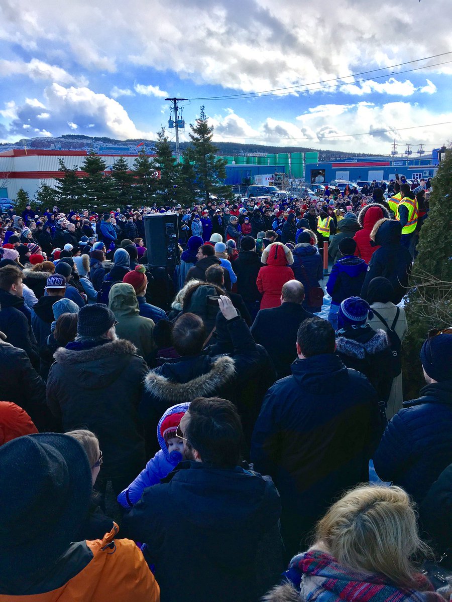 SeamusORegan's tweet photo. Today, Newfoundlanders &amp; Labradorians formed a human shield around the mosque where our friends &amp; neighbours pray.

https://t.co/8C1W236wX9 https://t.co/XTXByNaEM6