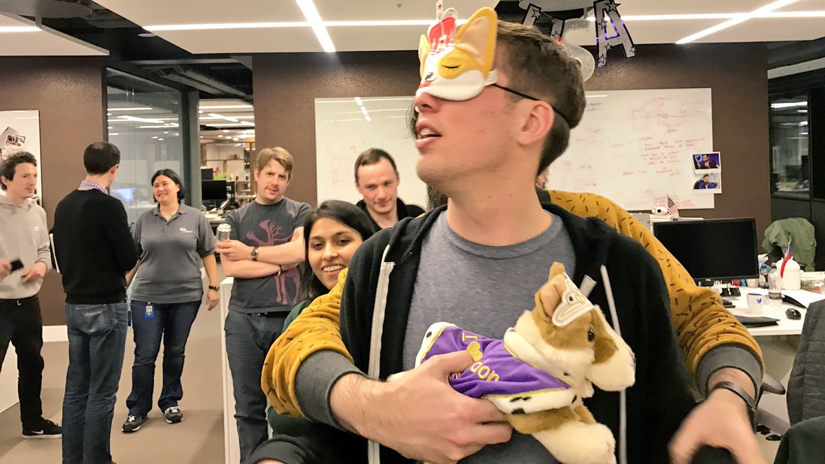 realRobBerry's tweet photo. Last day at Twitter. SAD! #LoveWhereYouWillWork #MakeGoogleGreatAgain #ChickenFeetEveryDay https://t.co/2RUiLF82TG