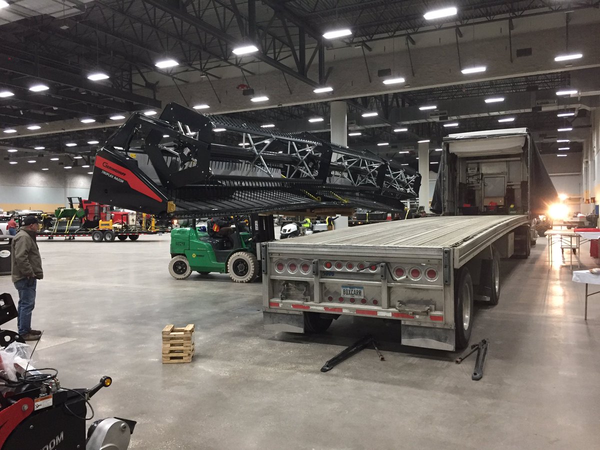 equanbeck's tweet image. Miss it in Iowa? See it in Kentucky!@Geringhoff #TruFlexRazor #NFMS17