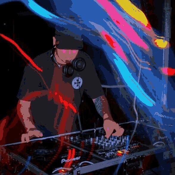 RailyardVenue's tweet photo. Our guest #DJ for this weeks #SWLiveFridays is @richhaughton. He's gonna lay down some great original mixes after @TheKwerks performance! https://t.co/oR40Sj6C1G