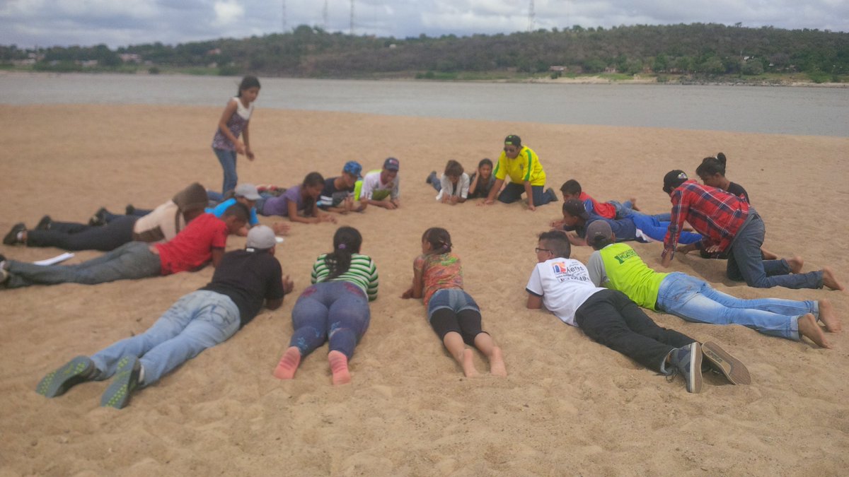 Funda_CAS's tweet photo. Los #RecreadoresDeCAS y #Voluntariado continúan recibiendo los módulos de formación y capacitación por parte de nuestros instructores. https://t.co/DLxLeCUhSo