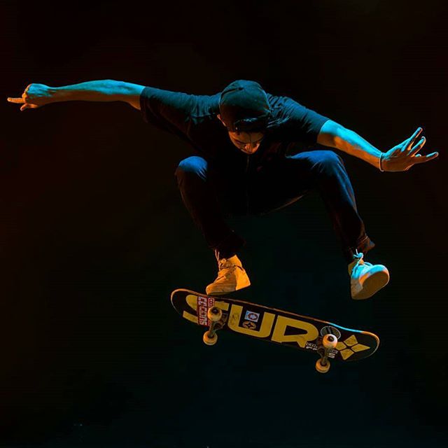 ConversePanama's tweet photo. Dominando la noche @Fernandogazia #Hellflip #Converse #cons https://t.co/UDWz0sTlQo