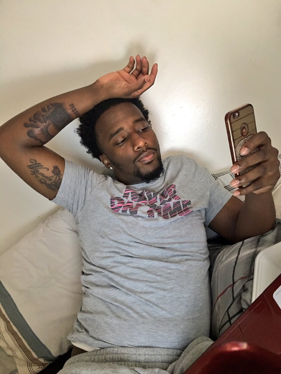 EmpressC_'s tweet photo. πWhen you just admiring Zaddy π©πβ€ he just so fine to me ππ #MC365π https://t.co/1OI0bcywGT