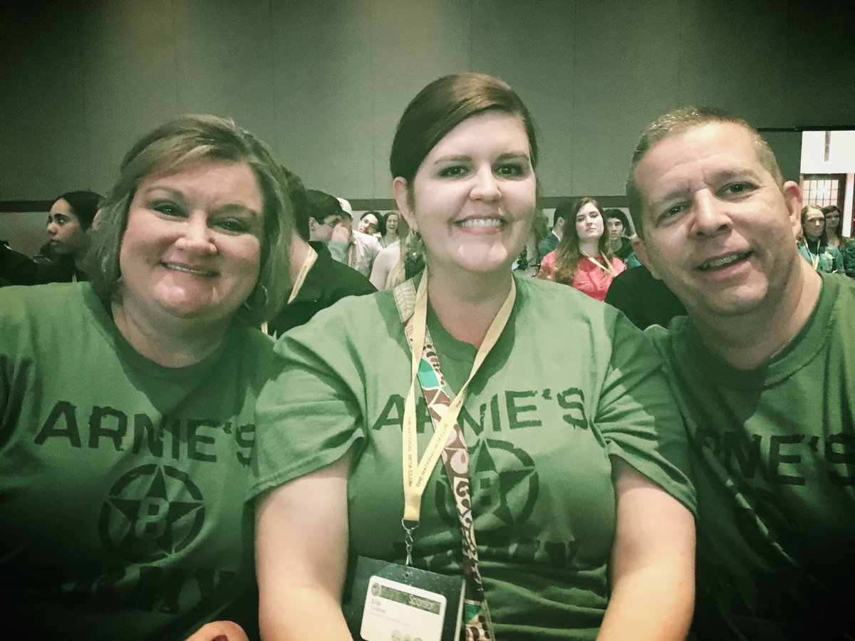 ErinAC1122's tweet photo. We love our Betas! #betacon17 #arnie4prez #arniestrong #donthatevote8 @RSCentralTopper https://t.co/EaeR4ZEwJn