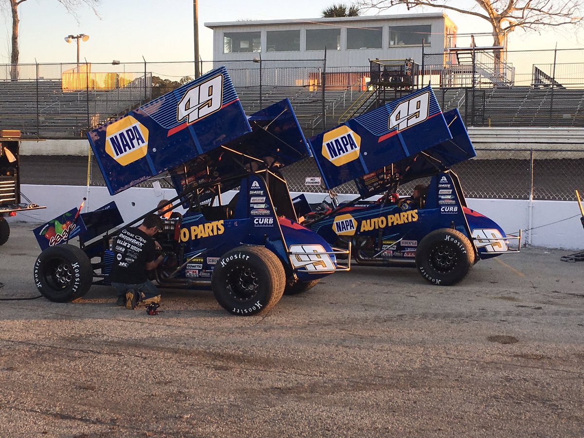 DIRTcarNats's tweet photo. Friday Night Lights... @KKRdirt on hand at Volusia tuning their machines for the start of the 2017 season. 

#FLinFeb #DIRTcarNats https://t.co/4b8uYyguFe