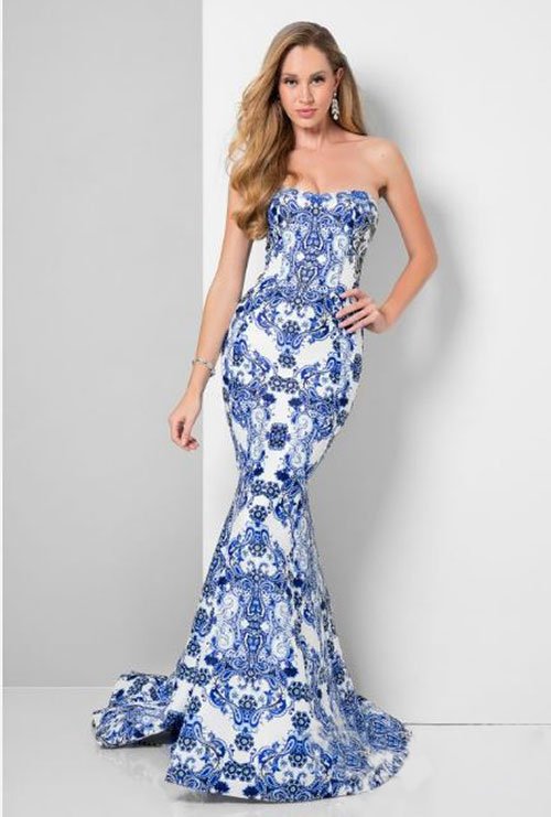 zola_keller's tweet photo. All eyes on you in this beauty! #designerpromdress #fashion #prom2k17 #promdress #promgown #ootd https://t.co/EFlKpI6UhY