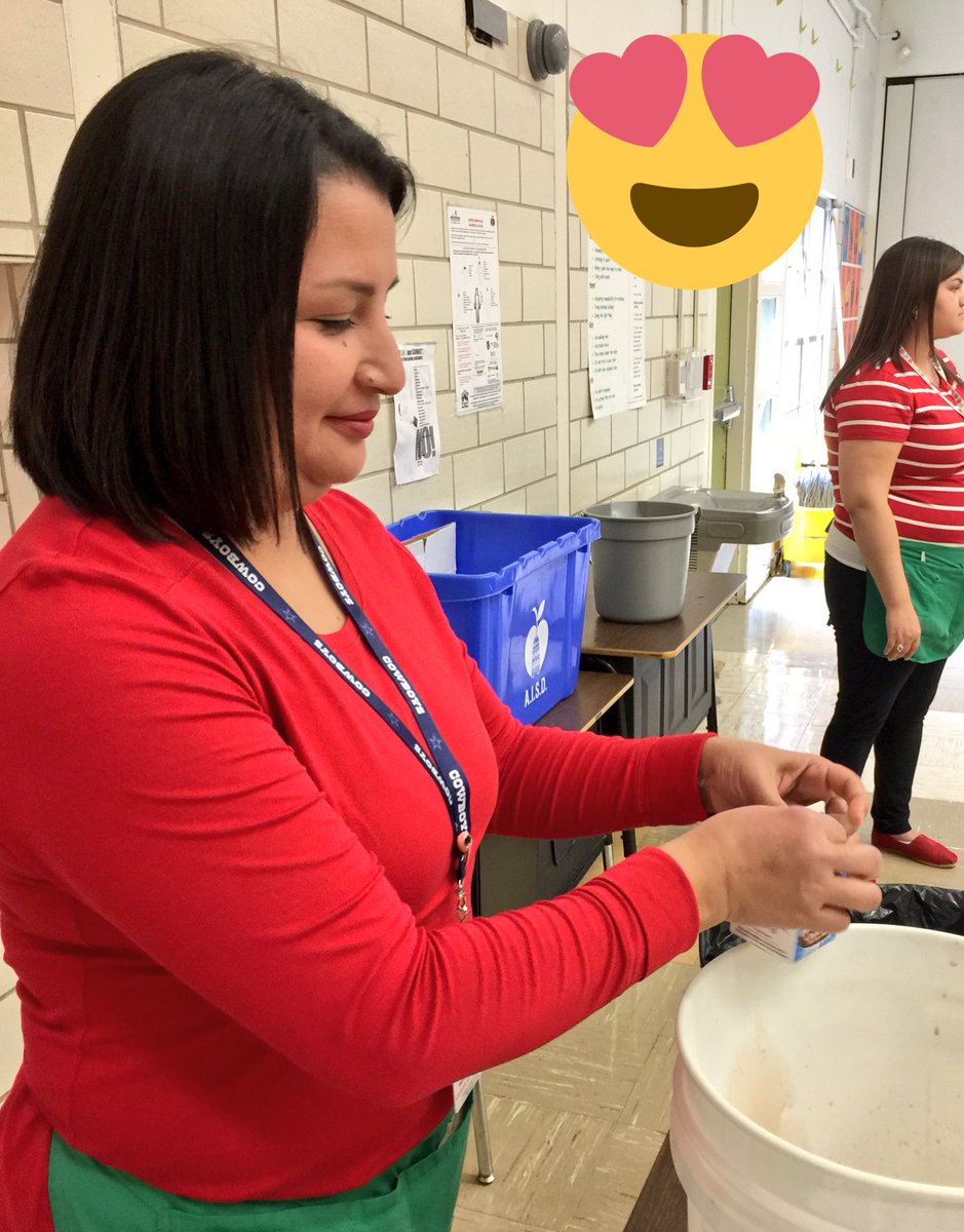AmyLloydATX's tweet photo. Our Staff &amp; PTA are ❤️ Healthy at @CunninghamCobra Elem! #GoRedWearRed #AISDGoesRed2017 #GoRed #AISDProud https://t.co/Wy9e7xPSAb