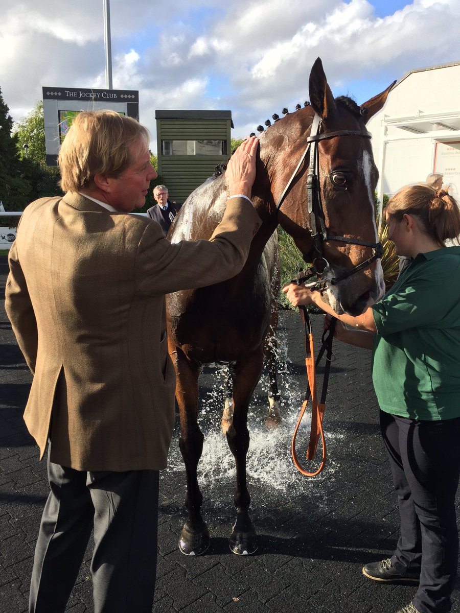 San Sebastian Racing (@sansebracing) on Twitter photo Fractura de pelvis para <a href="/PWebberRacing/">Paul Webber Racing</a> durante la semana al botarle un caballo en los galopes.
Que se recupere Paul bien y rápidamente. Fractura de pelvis para <a href="/PWebberRacing/">Paul Webber Racing</a> durante la semana al botarle un caballo en los galopes.
Que se recupere Paul bien y rápidamente.