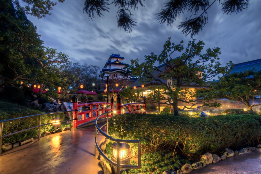 Andreas_Helbig's tweet photo. The Japanese Pavillion at Epcot after a brief rain shower.

#disney #disneyside #epcotjapan #epcot #disneyworld #travel #canon #canon7d https://t.co/b94yfcTTII