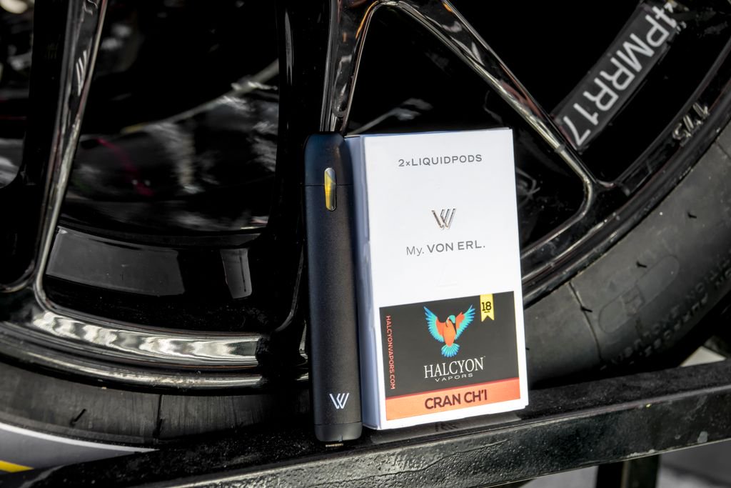 HalcyonVapors's tweet photo. Smoke belongs on your tires.  Not in your lungs.
https://t.co/wNCn3a4ym5

#Halcyon #VONERL #vapelife #vapecommunity #racing #vape #carporn https://t.co/GHa5BAvXyB