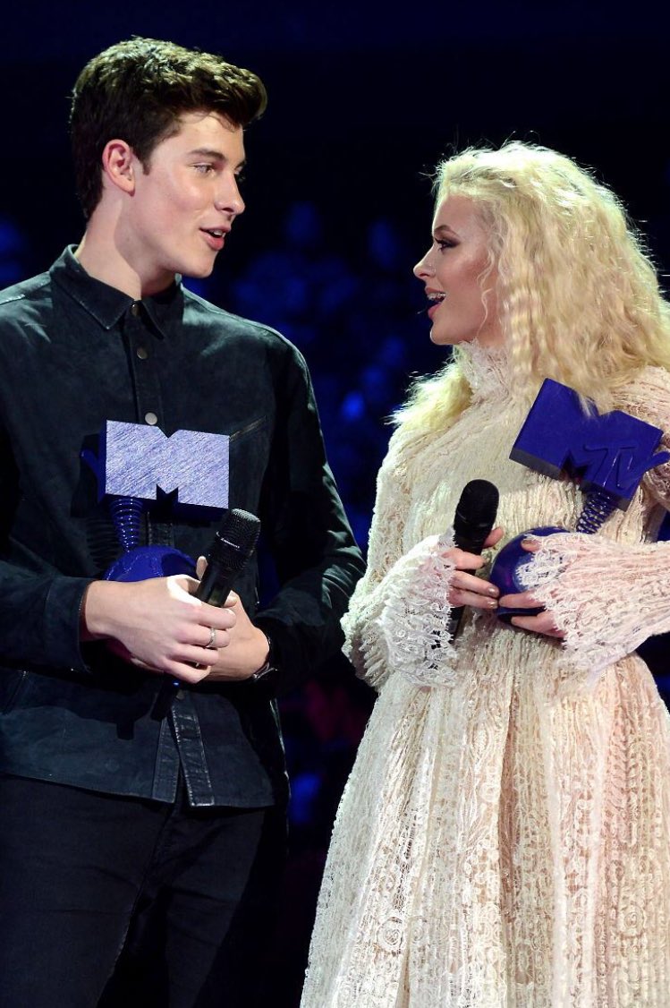 chaomendespage's tweet image. Shawn e Zara, apoiam um feat?

#JFCShawnMendes