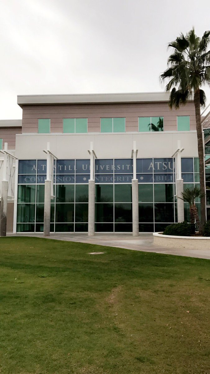 drCrownKing's tweet photo. Seeing how the other side lives at ATSU-AZ with University Student Association in Mesa, Arizona! Good to keep our universities together. https://t.co/dVoZs35hO9