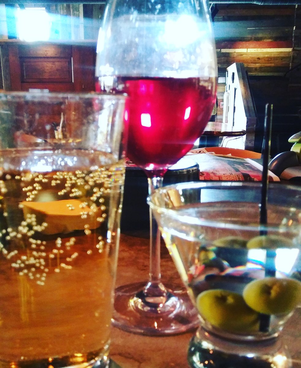 sunspot_fresh's tweet photo. $1 off all of the beer liquor and wine til 7 tonight! https://t.co/wUoNDFOBTy