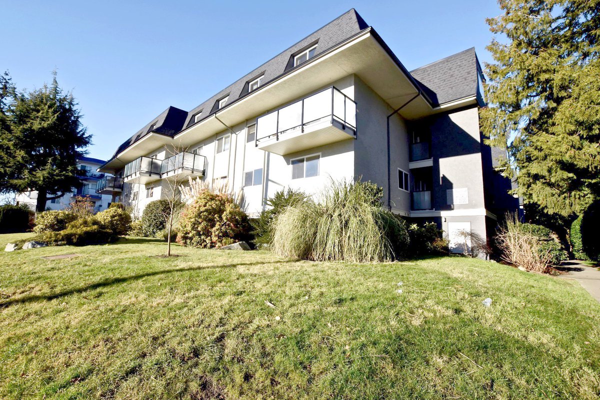ATTN COMMUTERS, FIRST TIME BUYERS, MILITARY FAMILIES New Victoria Listing #57-840 Craigflower Rd listings.vireb.com/listing/1bsa