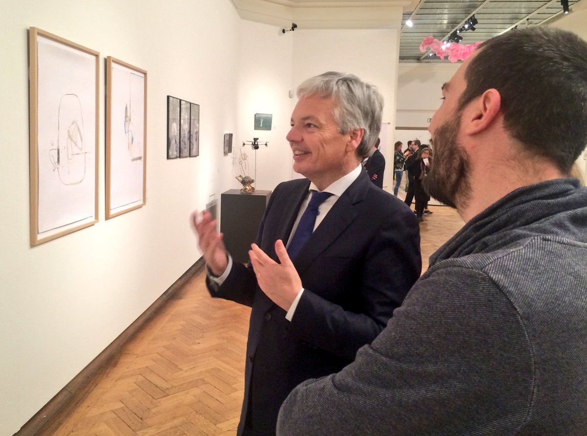 dreynders's tweet photo. Visite de la 13ème édition de "Art Truc Troc & Design 2017" @BOZARbrussels #arttructroc #Bruxelles https://t.co/SCVw3nrZZE