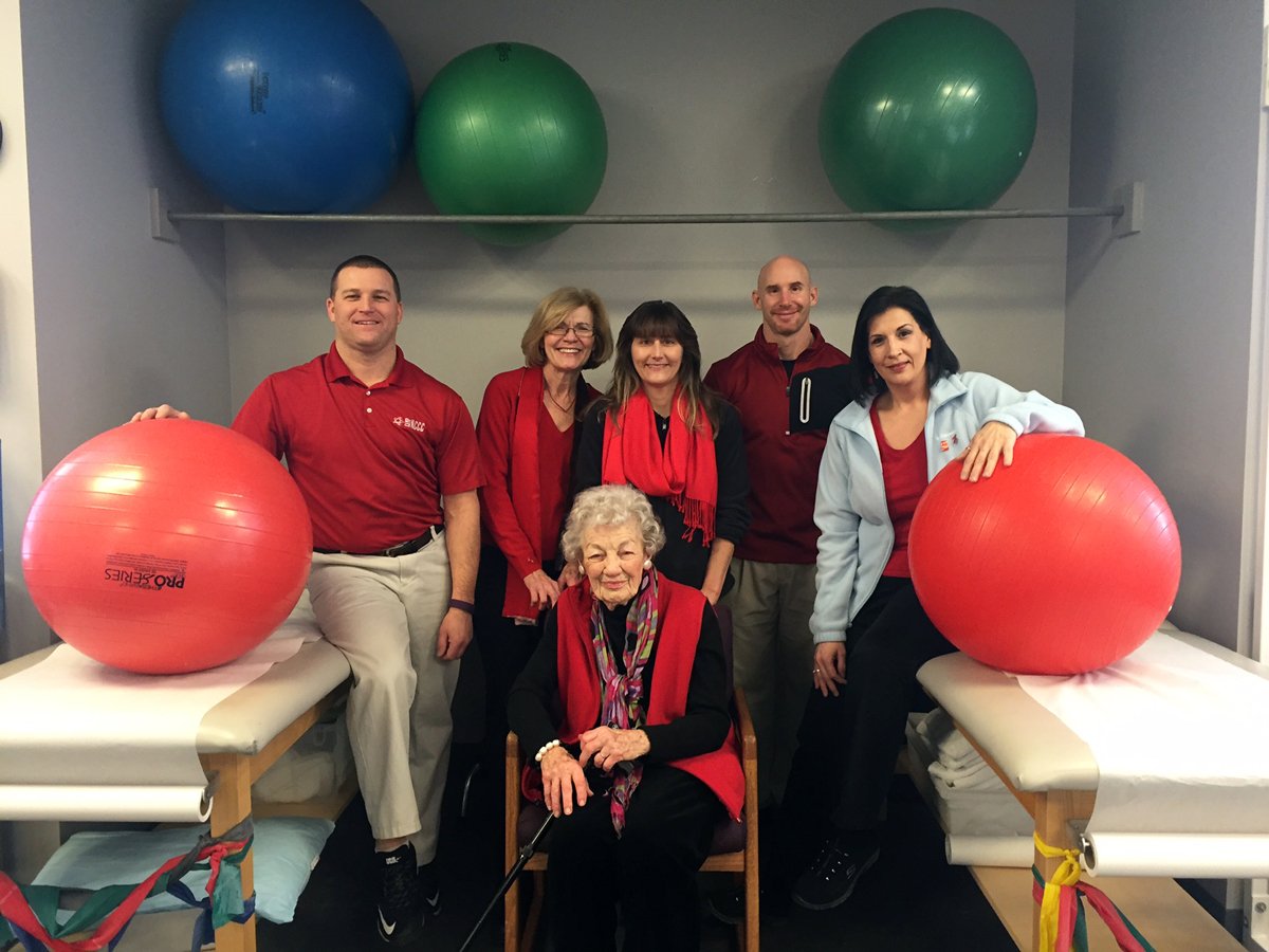 NFMemorial's tweet photo. Memorial and The Heart Center of Niagara were rocking red today for women's heart health. #GoRedForWomen #GoRedWearRed #NFMMC https://t.co/wOOIhIdcEM