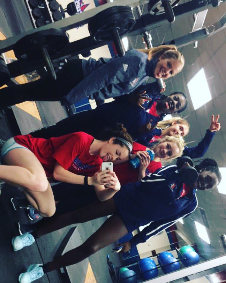 FMUVolleyball's tweet photo. When you hit the weight room hard and need to take a group pic! 💙❤️ https://t.co/mNzU757FTF