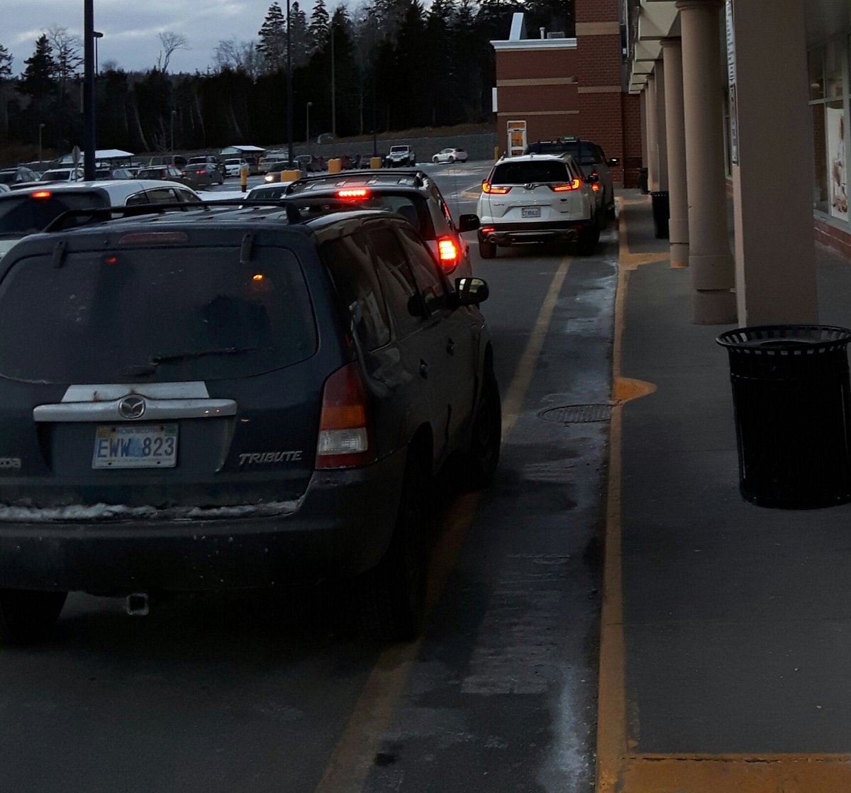 iansmith2222's tweet photo. @hfxcantpark It's a freaking epidemic in Fall River. https://t.co/WwJpJ58VVh
