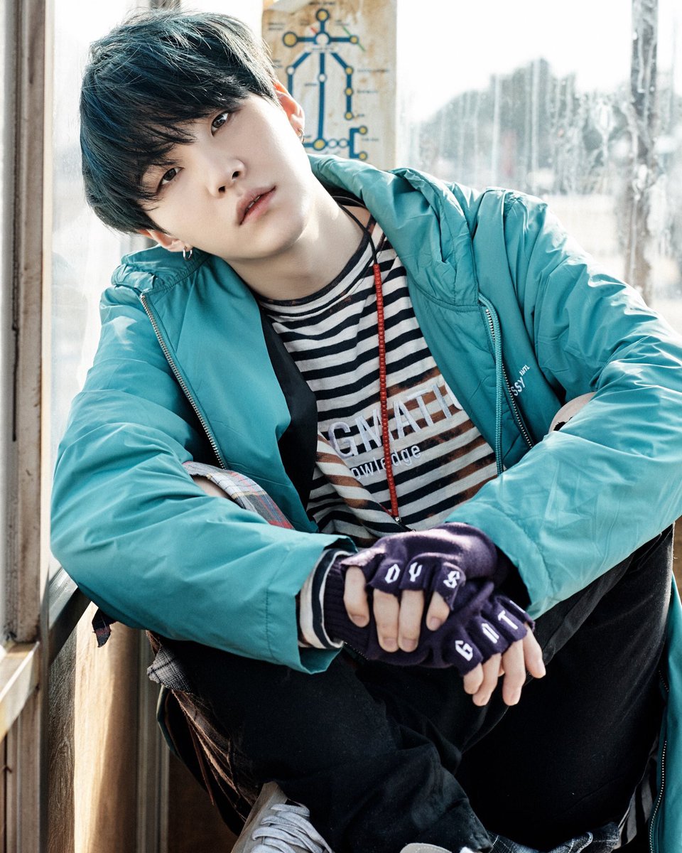 jiwoes's tweet photo. i could look at him all day long he's sO SOFT IM CRYING https://t.co/SoeaSHHRnX